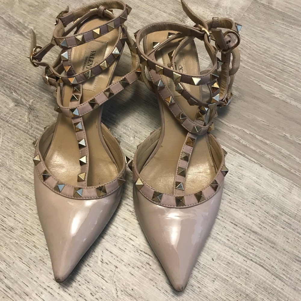 Valentino Rockstud heals 🎉24 hour sale🎉